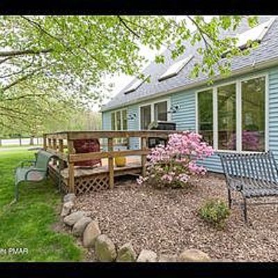 7769 Main St, Martins Creek, PA 18013