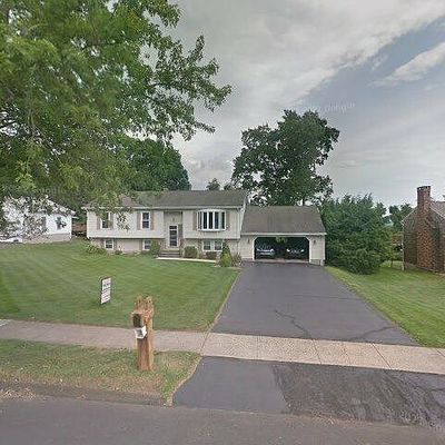 8 Broad View Dr, Wallingford, CT 06492