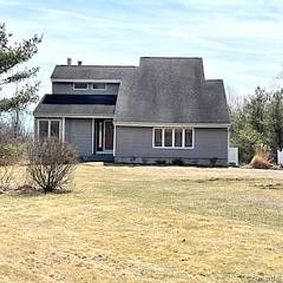 8 Vienna Ln, Clinton, CT 06413