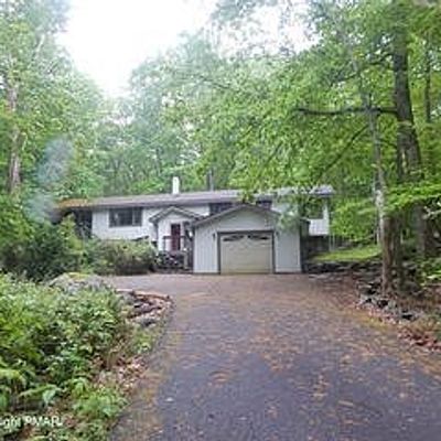 803 Cottonwood Ct, Hawley, PA 18428