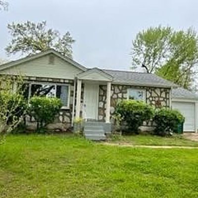 8041 Titus Rd, Saint Louis, MO 63114