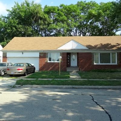 8085 Lillian, Center Line, MI 48015