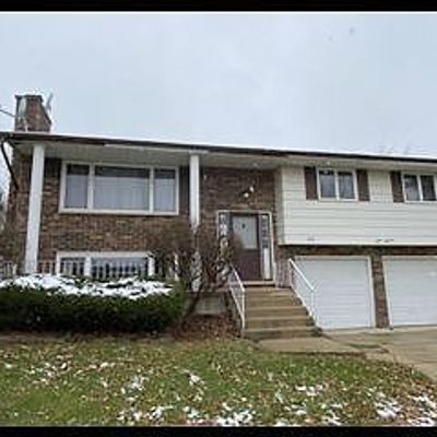 818 Brentwood Ct, Schaumburg, IL 60193