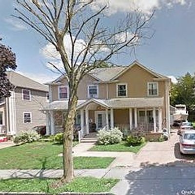 10 3 Rd Ave, Westbury, NY 11590