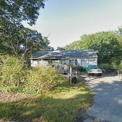 78 Mulberry St, Hyannis, MA 02601