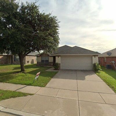 8417 Shallow Creek Dr, Fort Worth, TX 76179