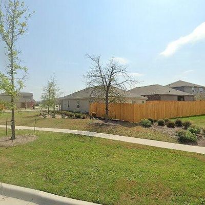 100 Sunnymeade Ln, Jarrell, TX 76537