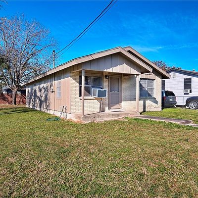 1018 Laredo St, Sinton, TX 78387