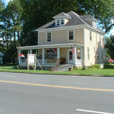 126 Market St, Onancock, VA 23417