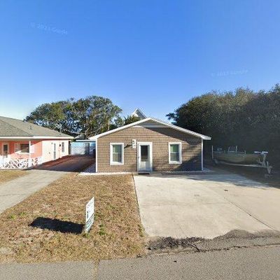 133 Fourth Ave S, Kure Beach, NC 28449