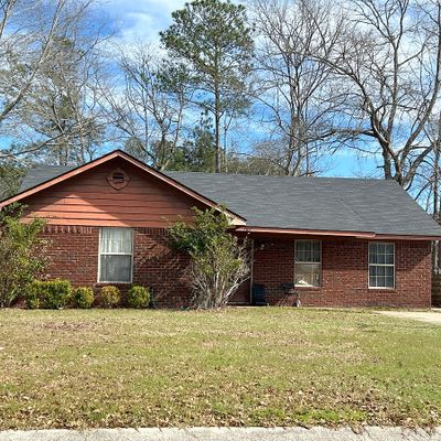 1107 Tomahawk Trl, Hinesville, GA 31313