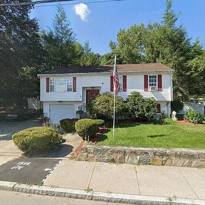 1167 Plainfield St, Johnston, RI 02919