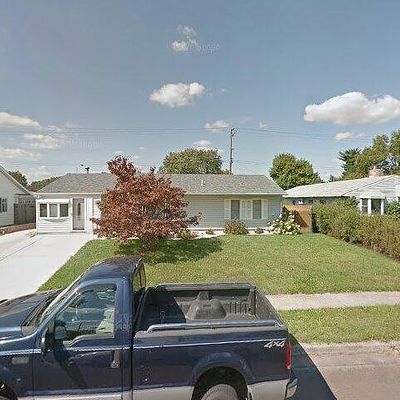 159 Pinewood Dr, Levittown, PA 19054