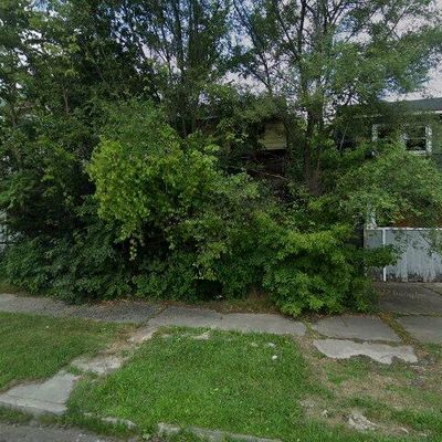 1966 Highland St, Detroit, MI 48206