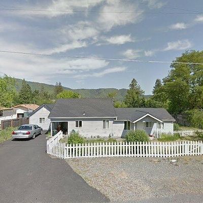 1805 Nw Candler Ave, Grants Pass, OR 97526