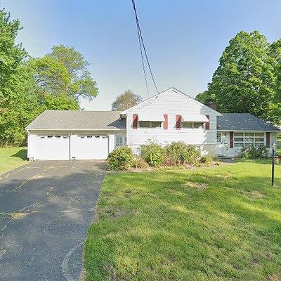 27 Craig Ln, Trumbull, CT 06611