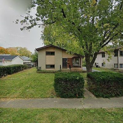 323 Mission Ave, Villa Park, IL 60181