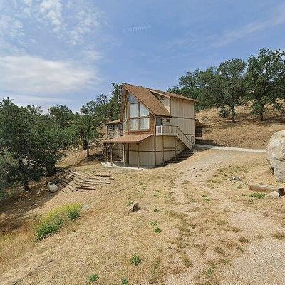 29650 San Joaquin Dr, Tehachapi, CA 93561