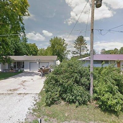 302 Maple St, Carthage, IL 62321