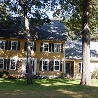 4 Guinevere Cir, Shrewsbury, MA 01545