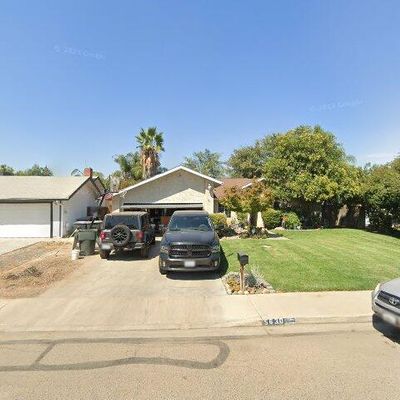 5630 W Seeger Ct, Visalia, CA 93277