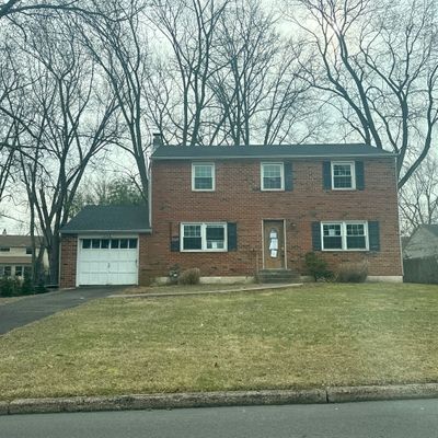 695 Fox Hunt Ln, Warminster, PA 18974