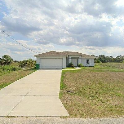 7067 Berwick Cir, Labelle, FL 33935