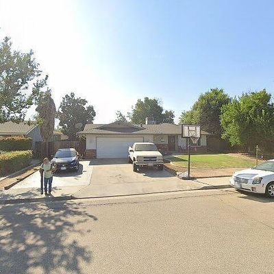 591 E Ponderosa Ave, Reedley, CA 93654