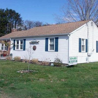 61 Columbus Ave, Niantic, CT 06357