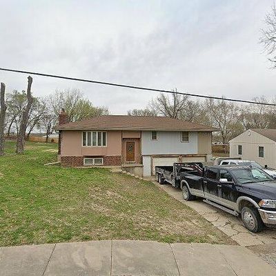 808 Ne 83 Rd St, Kansas City, MO 64118