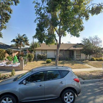 809 S Aztec Cir, Santa Ana, CA 92704