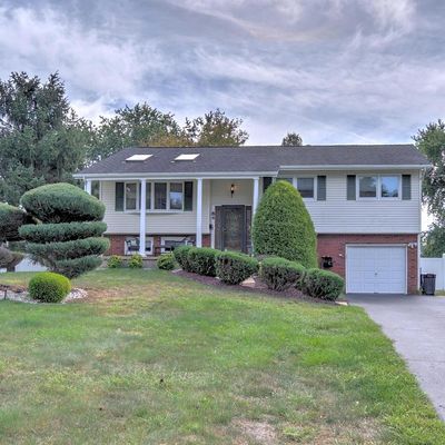 84 Old Queens Blvd, Manalapan, NJ 07726