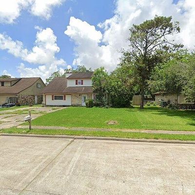 107 Ralph St, Clute, TX 77531