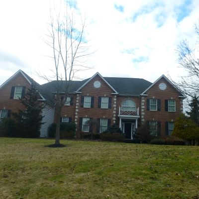 200 Pine Ln, Douglassville, PA 19518