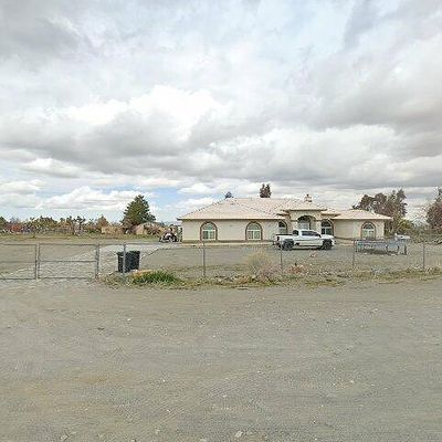 3826 Amador Rd, Phelan, CA 92371