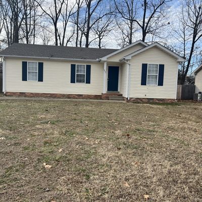 353 Lafayette Point Cir, Clarksville, TN 37042