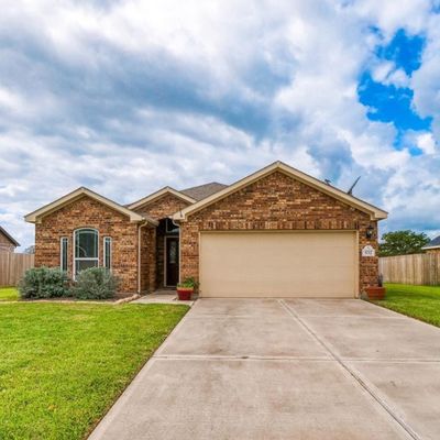 532 Wellshire Dr, West Columbia, TX 77486