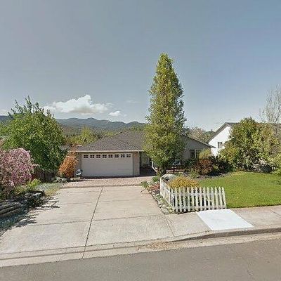 716 S B St, Phoenix, OR 97535