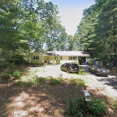 10 Capewell Dr, Bloomfield, CT 06002