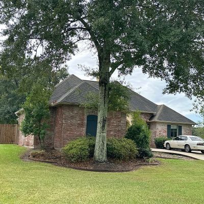 104 Maple Grove Ln, Youngsville, LA 70592