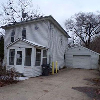 1303 Angular St, Burlington, IA 52601