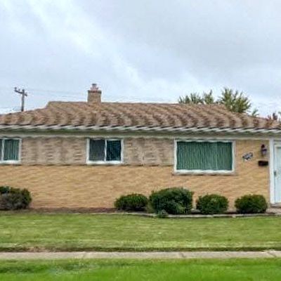 13329 Masonic Blvd, Warren, MI 48088