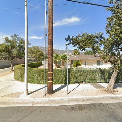 13500 Borden Ave, Sylmar, CA 91342