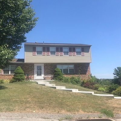 18 Rizzi Dr, Irwin, PA 15642