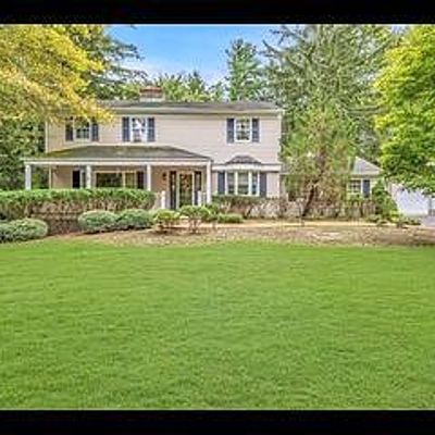 3 Stone Ct, Northport, NY 11768