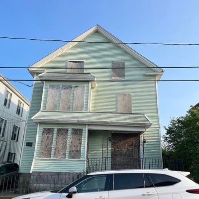 26 Peckham St, New Bedford, MA 02746