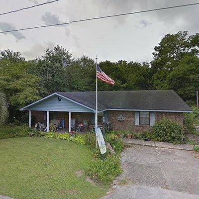 402 Perry St, Claxton, GA 30417