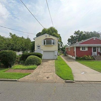 93 Hickory St, Edison, NJ 08817