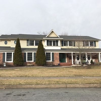 860 Weber Dr, Yardley, PA 19067