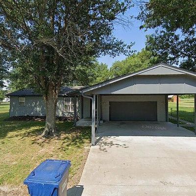 213 S 4 Th St, Chouteau, OK 74337